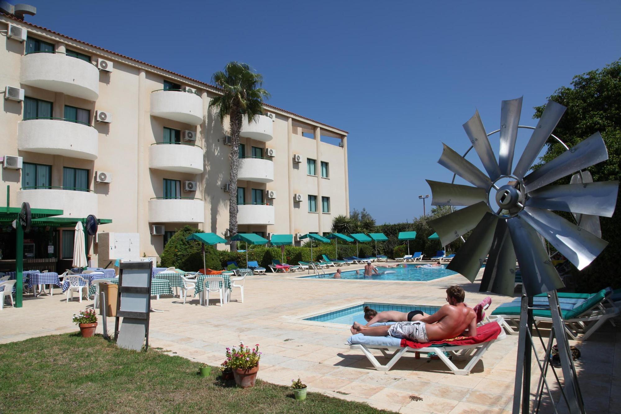 Mandalena Hotel Apartments Protaras Exteriör bild